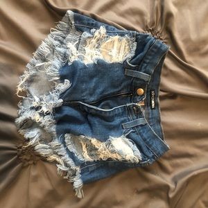 Highwaist Cutoff Booty Shorts